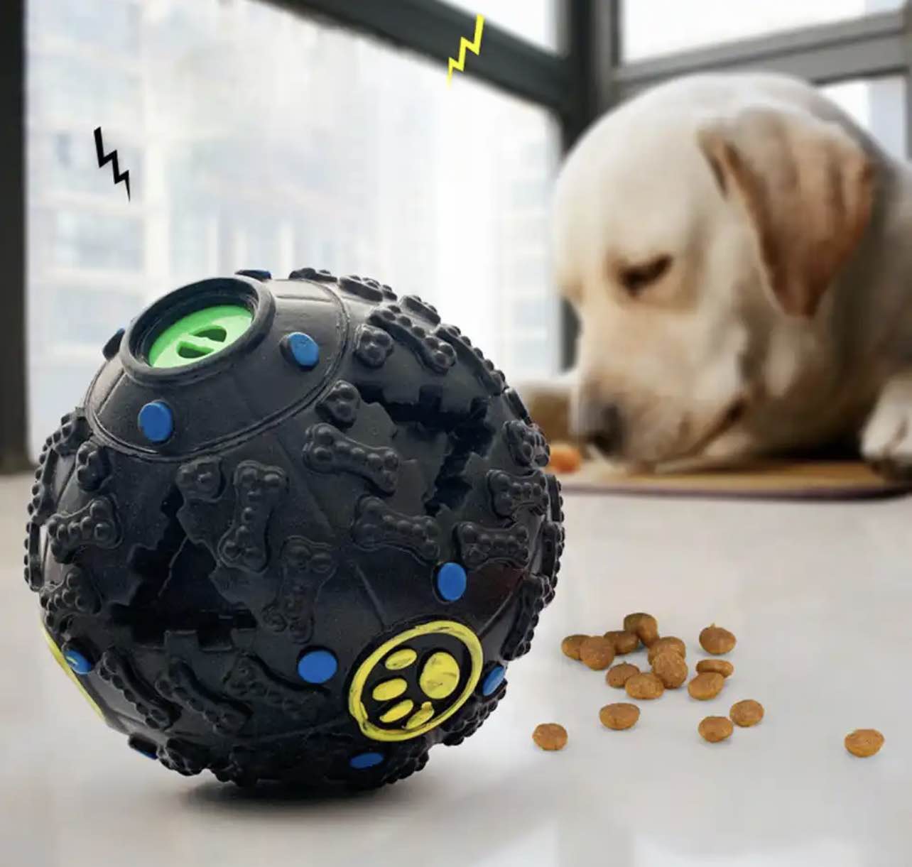 Pet Puppy Fetch Large 14 cm Ball Squeaky Toy Treats and Chews Store Food Dog Supplies Toys. 