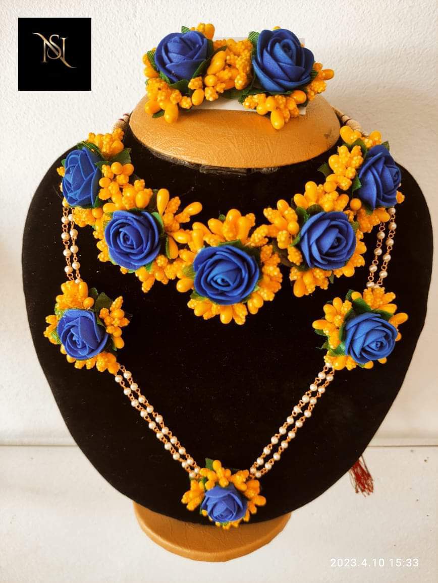 Floral Jewelry/ Mehandi Jewelry. 