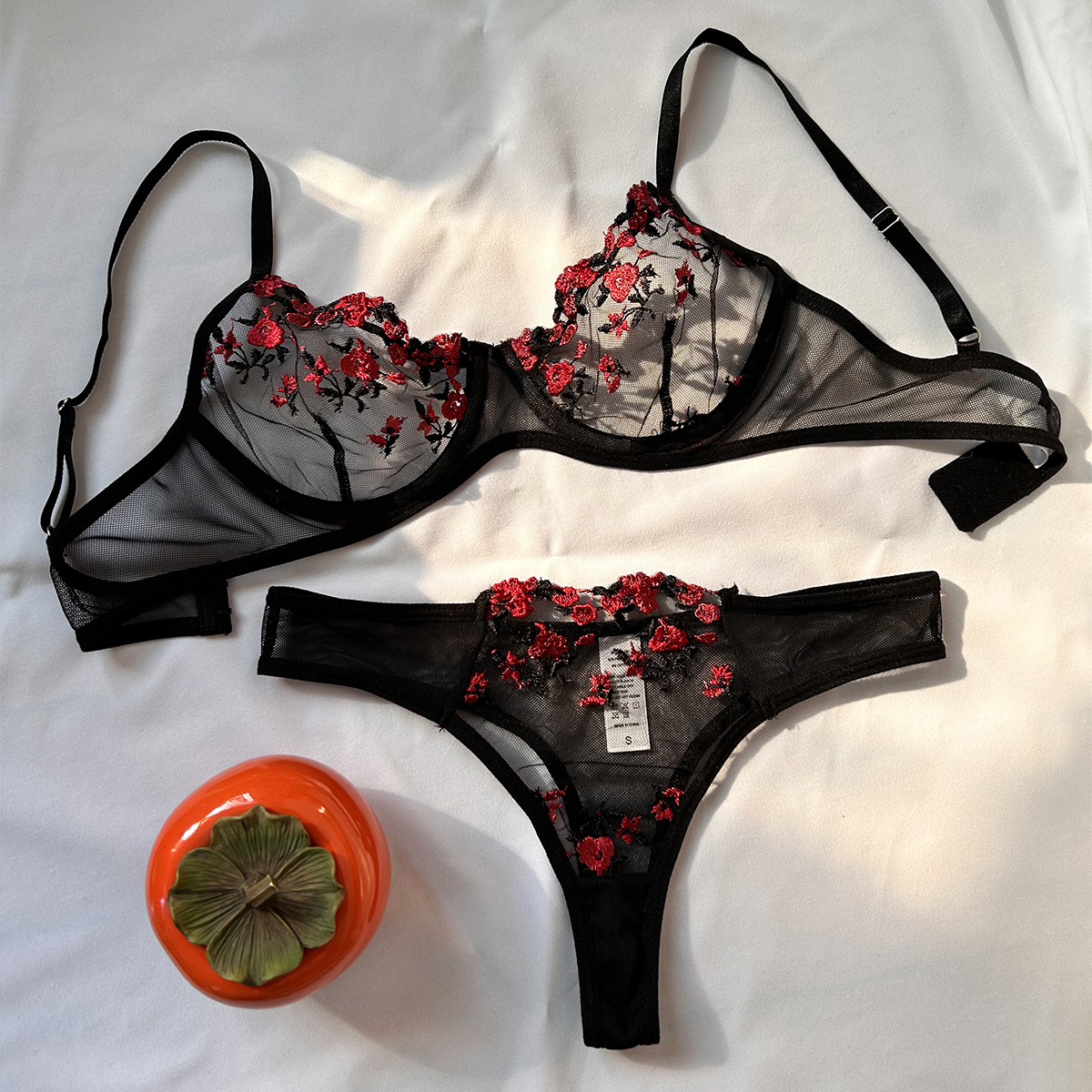 New Hot Erotic Lingerie Women Embroidery Bra Thongs Sets Women's Underwear Sex Sleepwear Pornographic Exotic Set Sexy Costumes. 