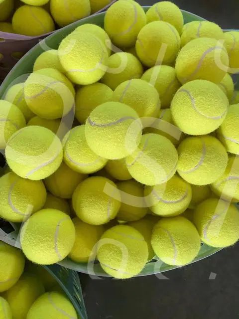 Tennis Ball / Cricket Ball / Soft Ball (1 Pcs). 