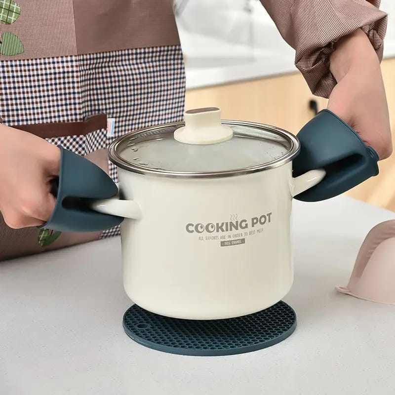 2pcs silicon pot tong. 