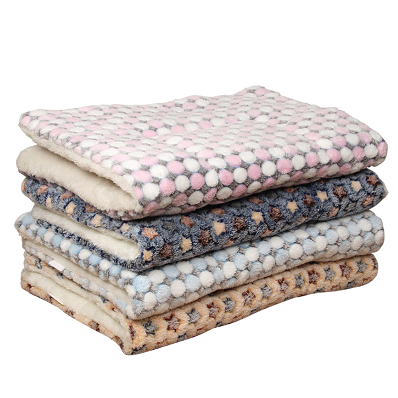 Soft Fluffy Pet Dog Blanket Cute Star Printing Pet Mat Warm Breathable Skin Friendly Cats And Dogs Bed Blanket Pet Supplies. 