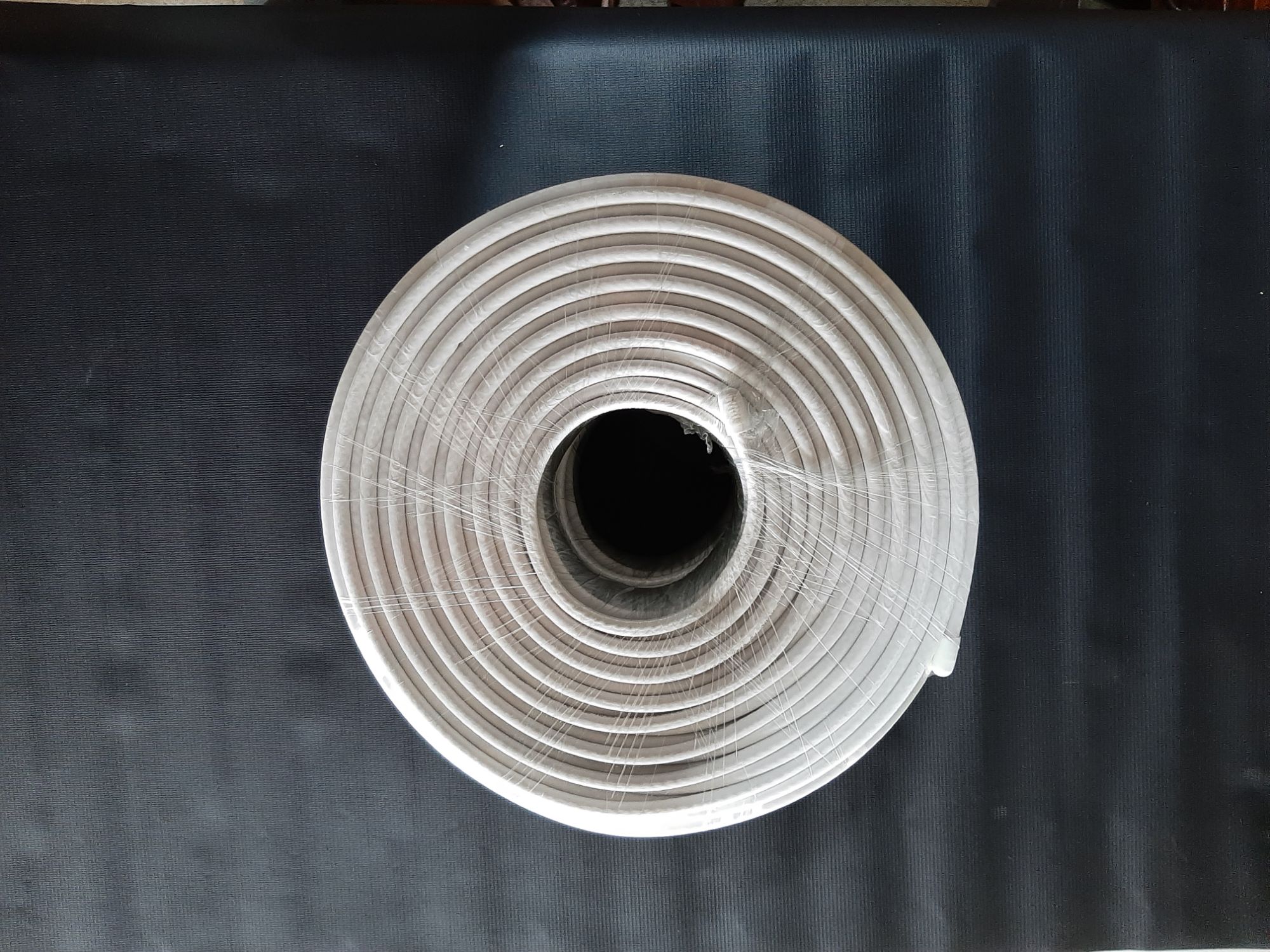 Satellite TV RG-6U Coaxial Wire Roll -105 Meters-White. 