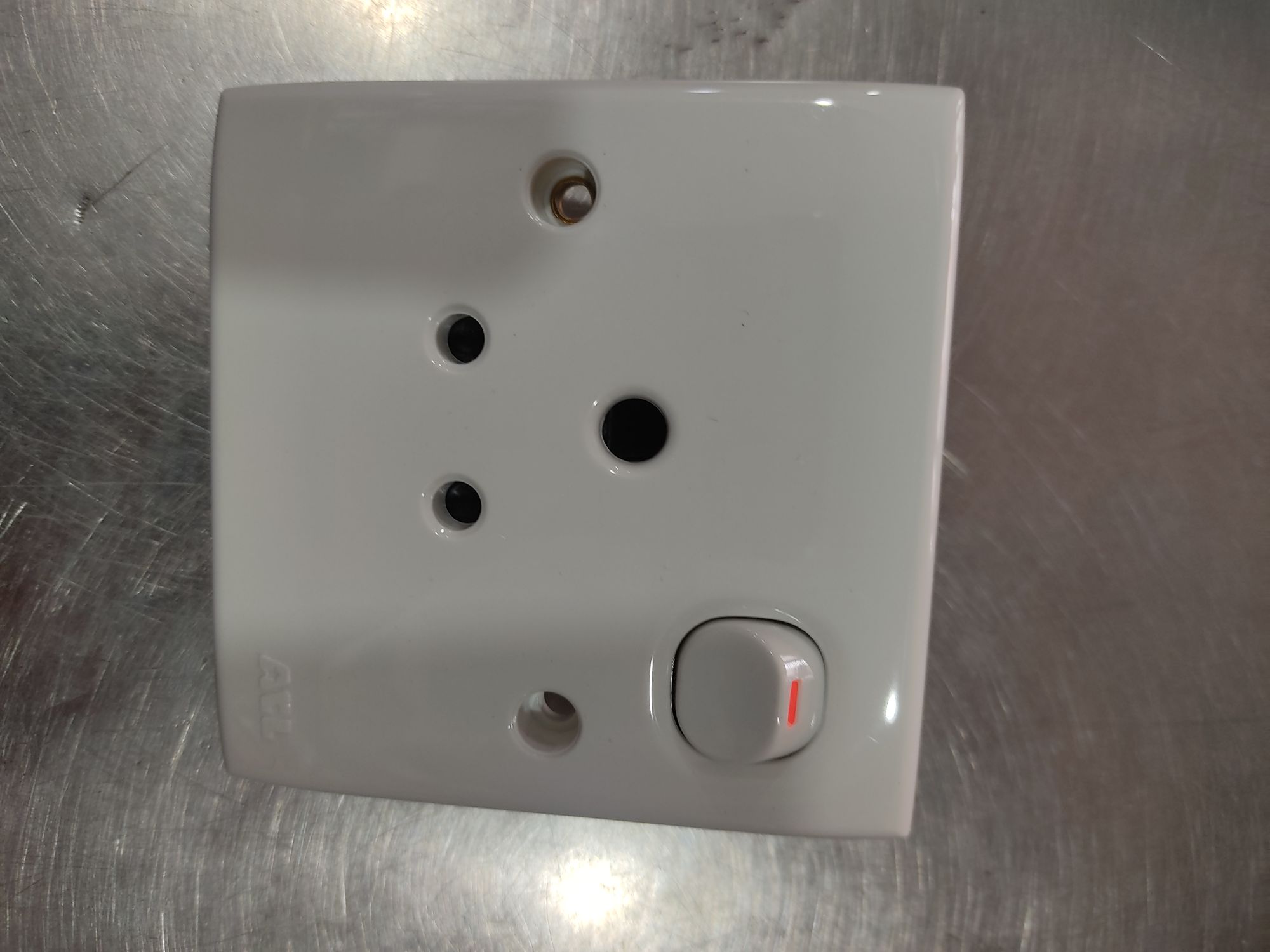 Plug Base 5A and 13A  ACL & Kevilton  Switched Socket Outlet Life time warranty. 