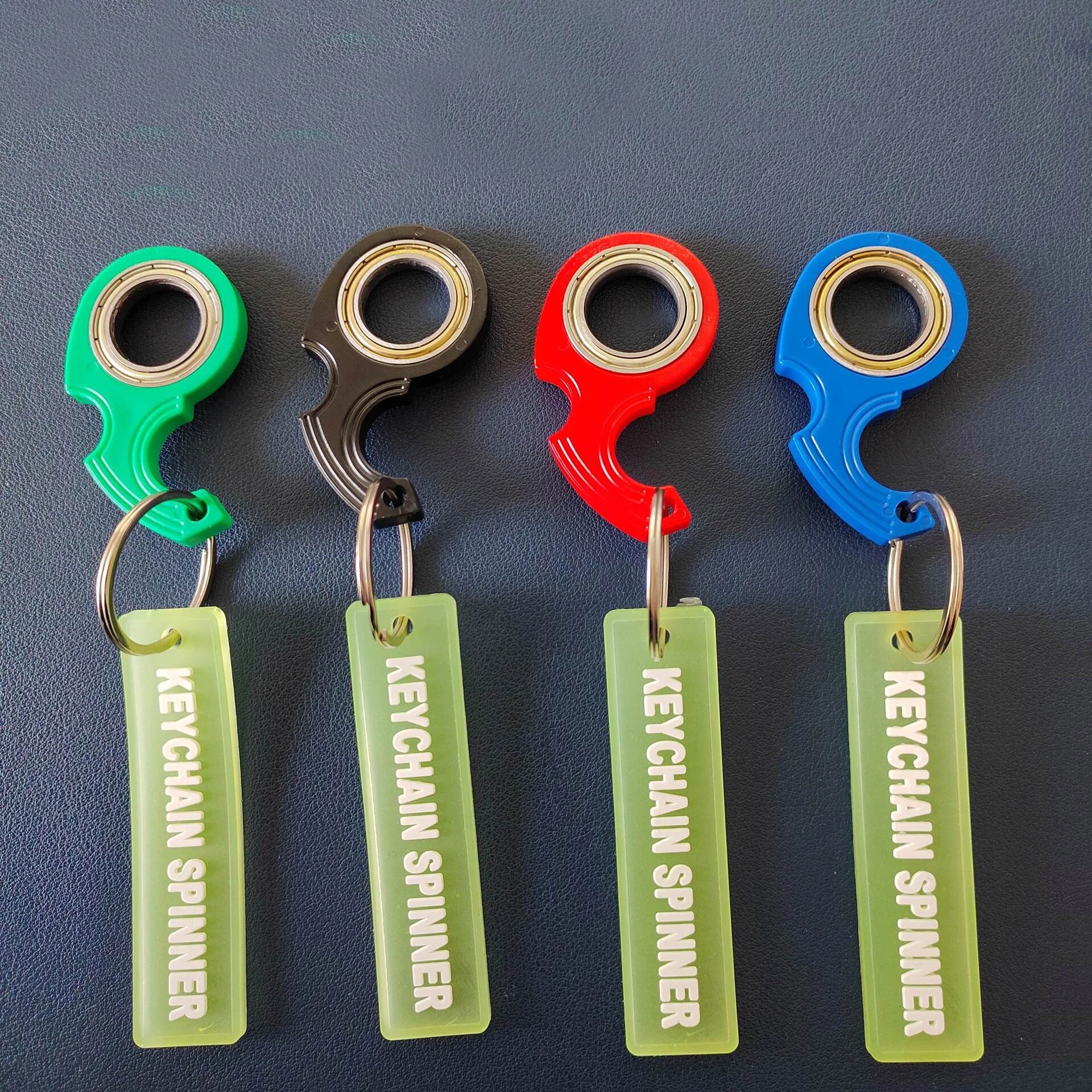 1PCS Hot Sale New Karambit Spinner Finger Swivel Claw Knife Keychain High Quality Metal Grain Texture Fidget Spinner Metal Keych. 