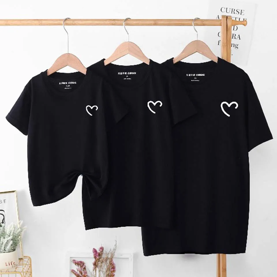 Summer 2025 Cotton Baby Mom Dad T Shirts Tops Fashion Family Matching Outfits Daddy Mommy And Daughter Son Matching Clothes. 