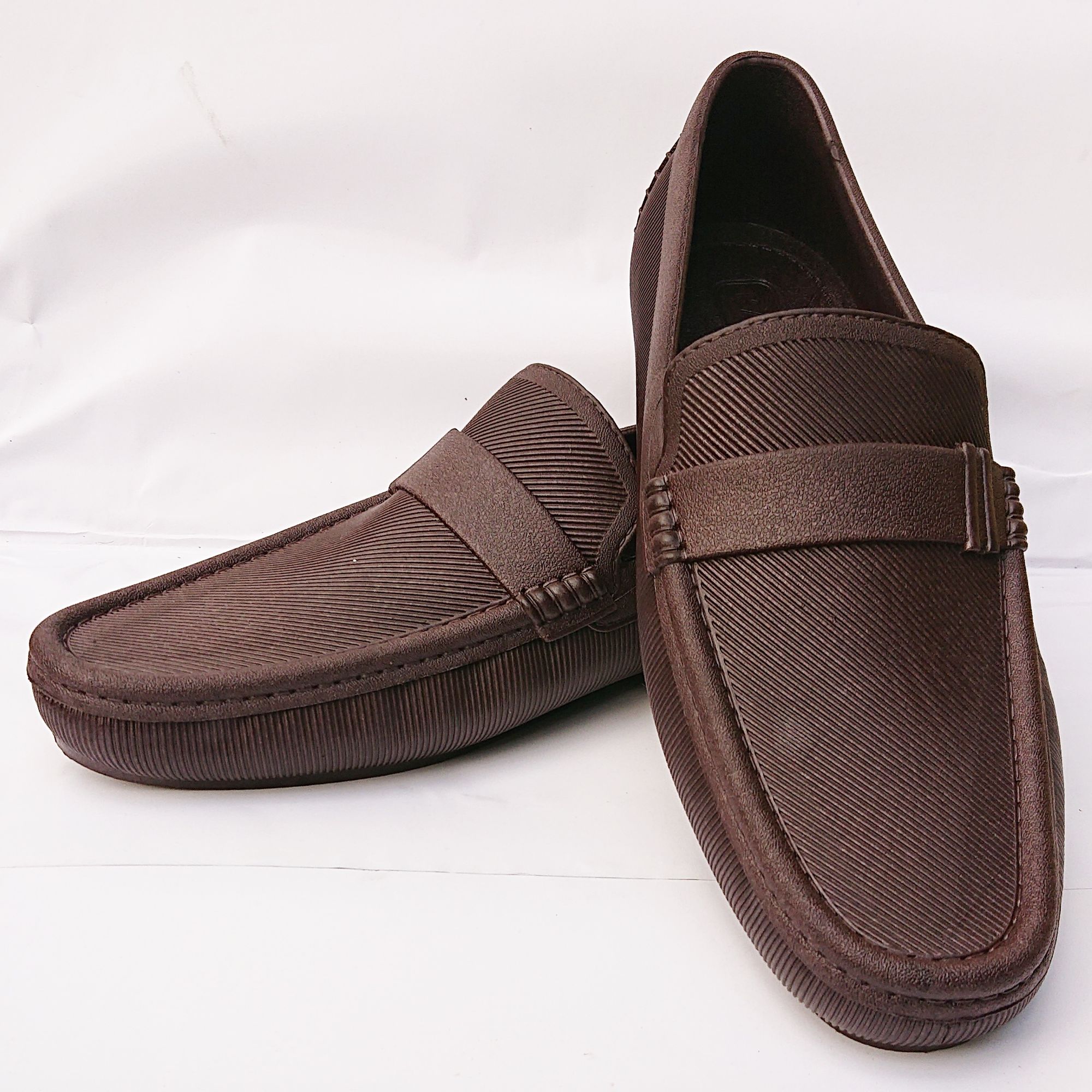 water proof lite weight Fully rubber men office casual shoe. 