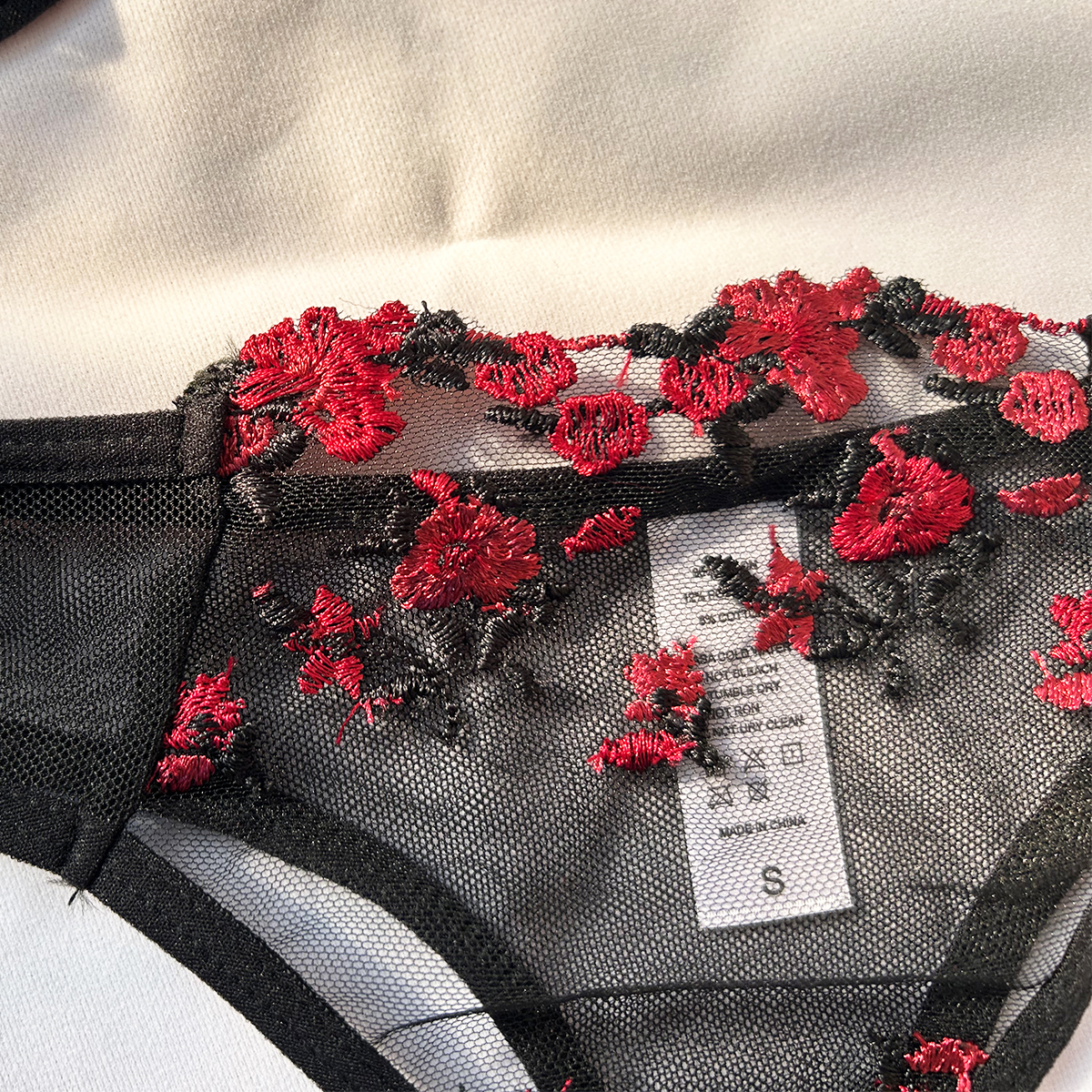 New Hot Erotic Lingerie Women Embroidery Bra Thongs Sets Women's Underwear Sex Sleepwear Pornographic Exotic Set Sexy Costumes. 