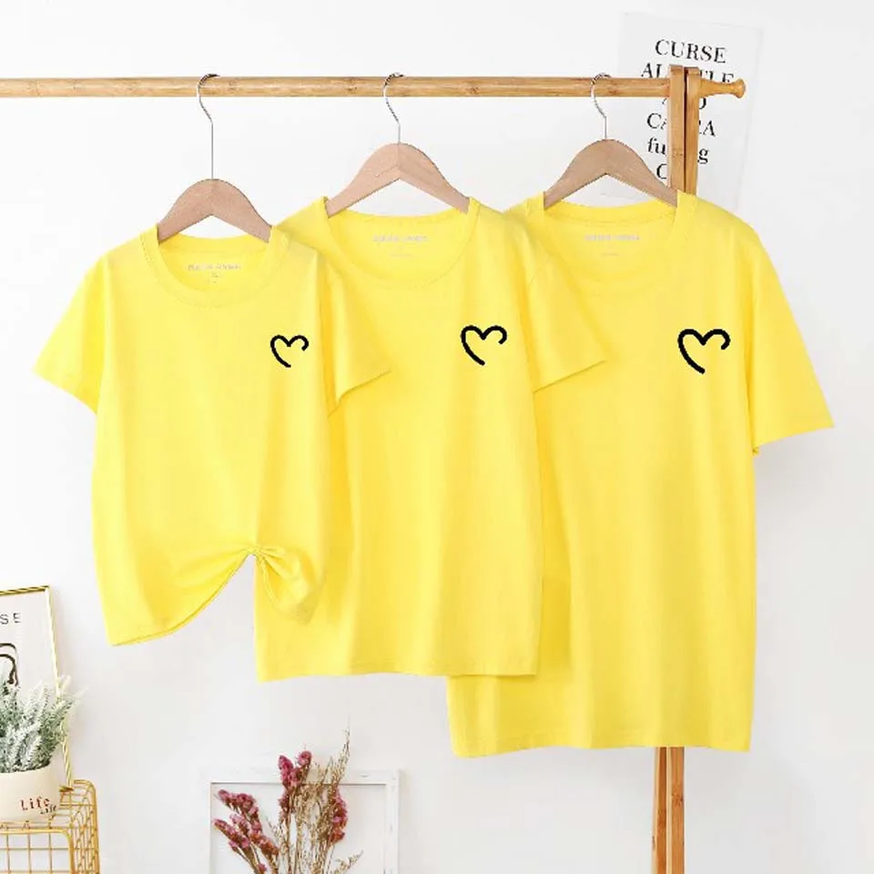 Summer 2025 Cotton Baby Mom Dad T Shirts Tops Fashion Family Matching Outfits Daddy Mommy And Daughter Son Matching Clothes