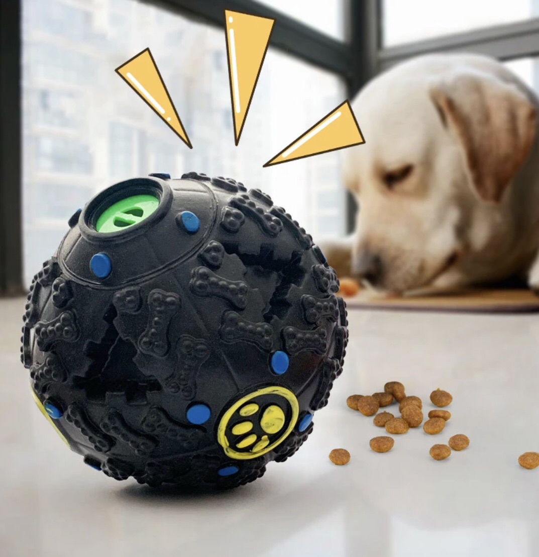 Pet Puppy Fetch Large 14 cm Ball Squeaky Toy Treats and Chews Store Food Dog Supplies Toys. 