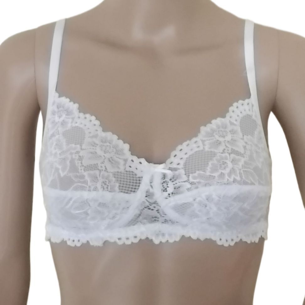Sheer floral lace with scalloped edges creates a beautiful neckline in this strategically seamed balconette bra. 