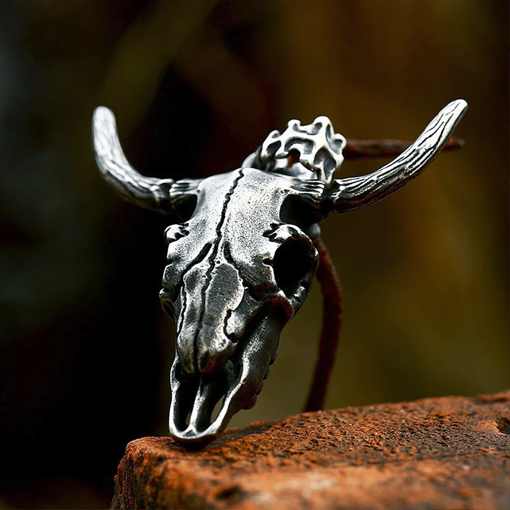 Black Fashion Vintage Animal Skull Necklace Stainless Steel Cow Head Pendant For Men Unique Amulet Jewelry Gift Dropshipping. 