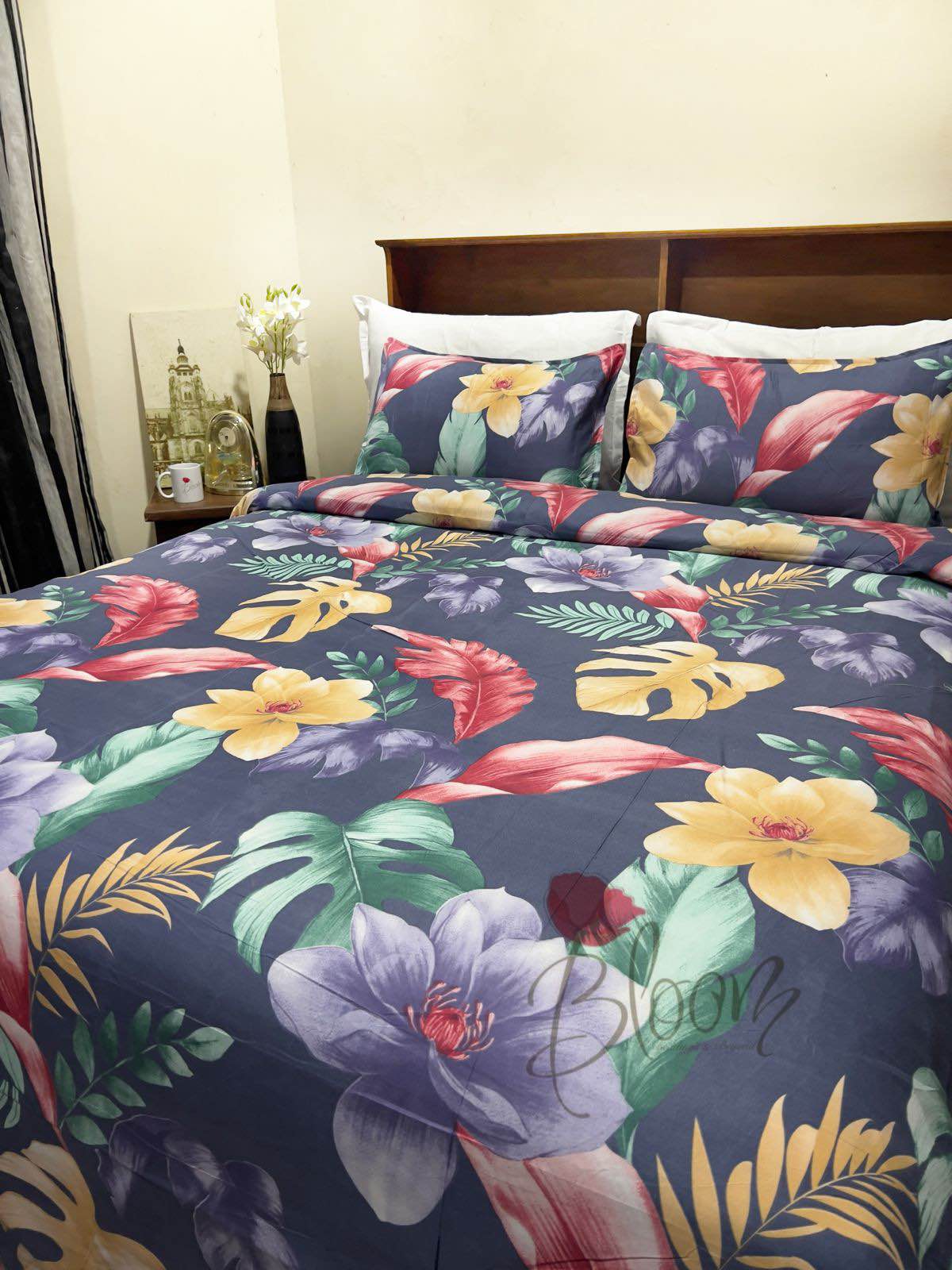 MOROCCAN BOHO BEDSHEET WITH TWO PILLOW COVERS. 