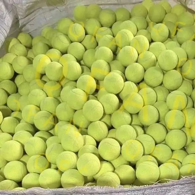 Tennis Ball / Cricket Ball / Soft Ball (1 Pcs). 