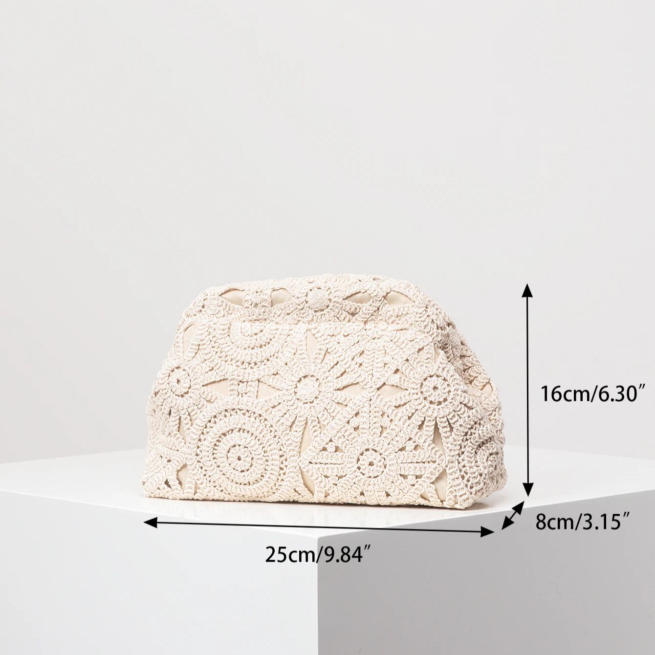 Pattern hollow woven bag, simple clutch bag, Bohemian clip bag, holiday casual straw purse, beach bag (random pattern). 