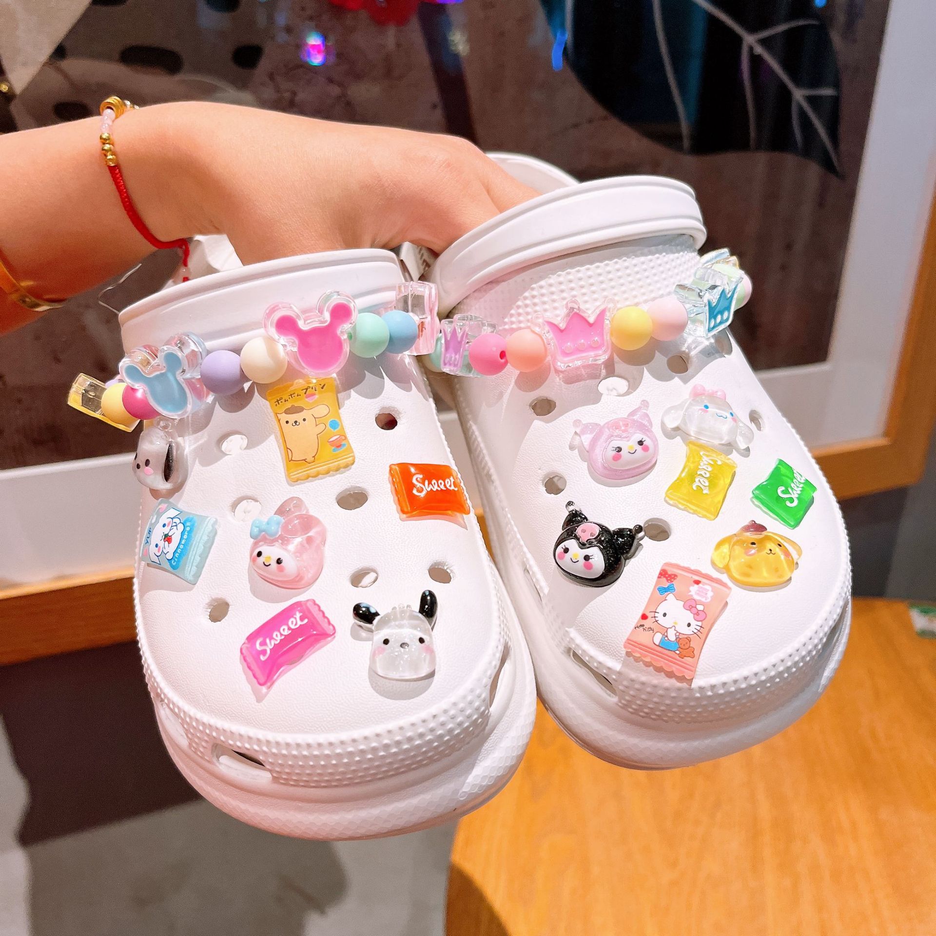 New Sanrio Kuromi Kawaii Shoes Accessories Cartoon Peripheral Cinnamoroll Melody Pompompurin Crocs Charm Buckle Charms Kids Gift. 